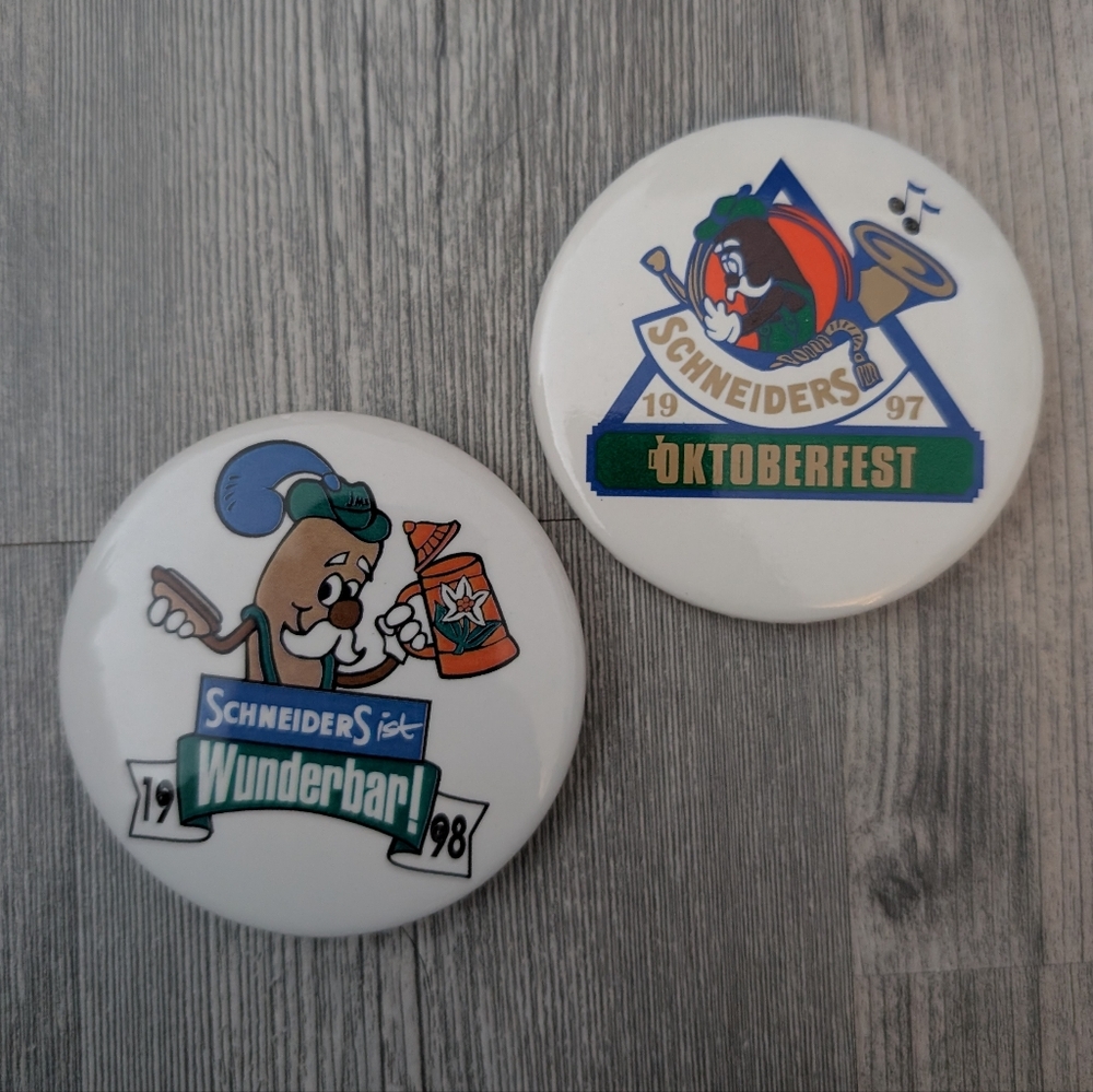 VINTAGE SCHNEIDER'S OKTOBERFEST LIGHT UP BUTTON PINS (NON FUNCTIONAL)